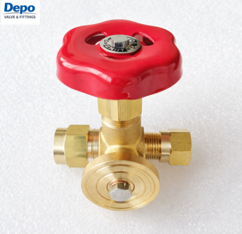 Ohjauspainemittarin neulaventtiili laipalla